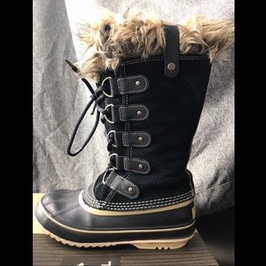 Joan of Arctic Black Sorel Winter Boots (size 7)